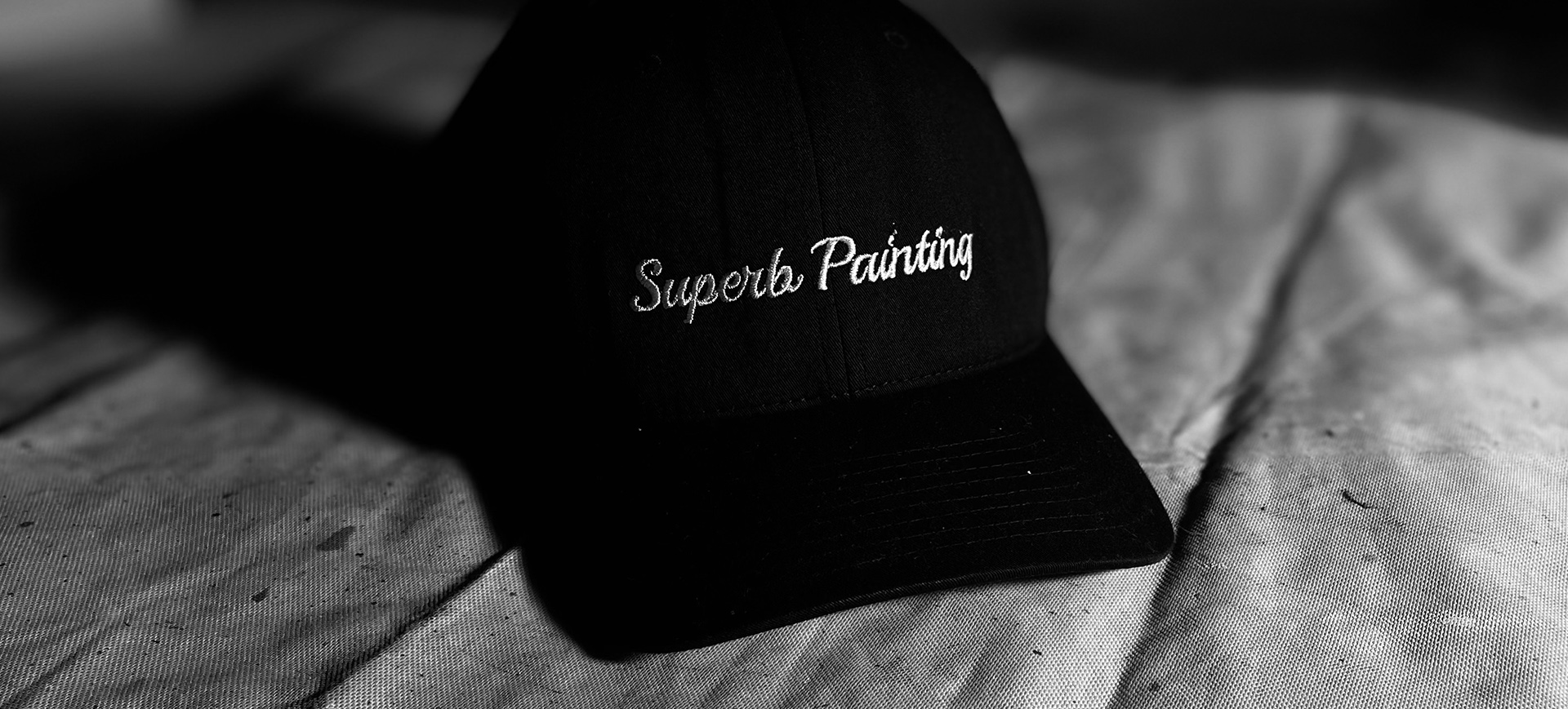 Seamless wall painting